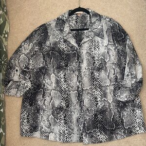 White Stag Black and Gray Snake Print Blazer
